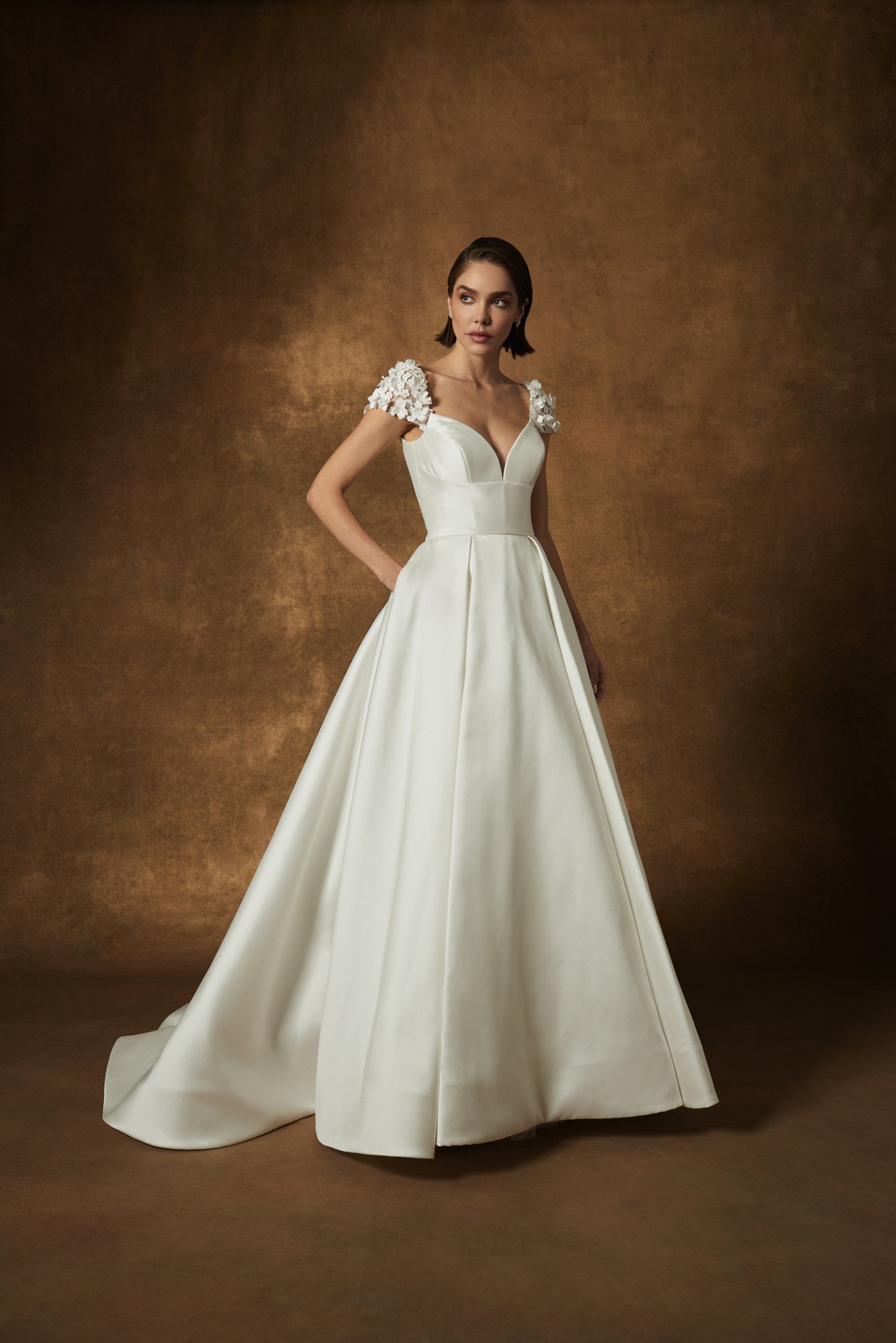 Mark Ingram Collection Fall 2024 — Chic Parisien - Florida Mark Ingram Collection Fall 2024 — Chic Parisien - Florida